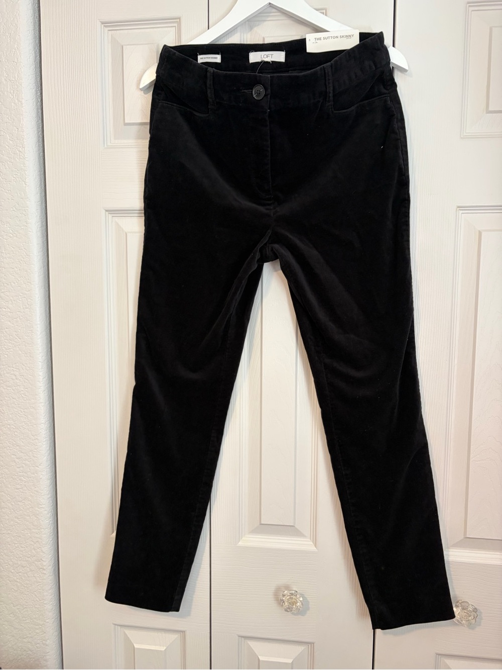 NWT LOFT The Sutton Skinny Black Velvet Pants Sz 8 Classic Business Chic Dressy